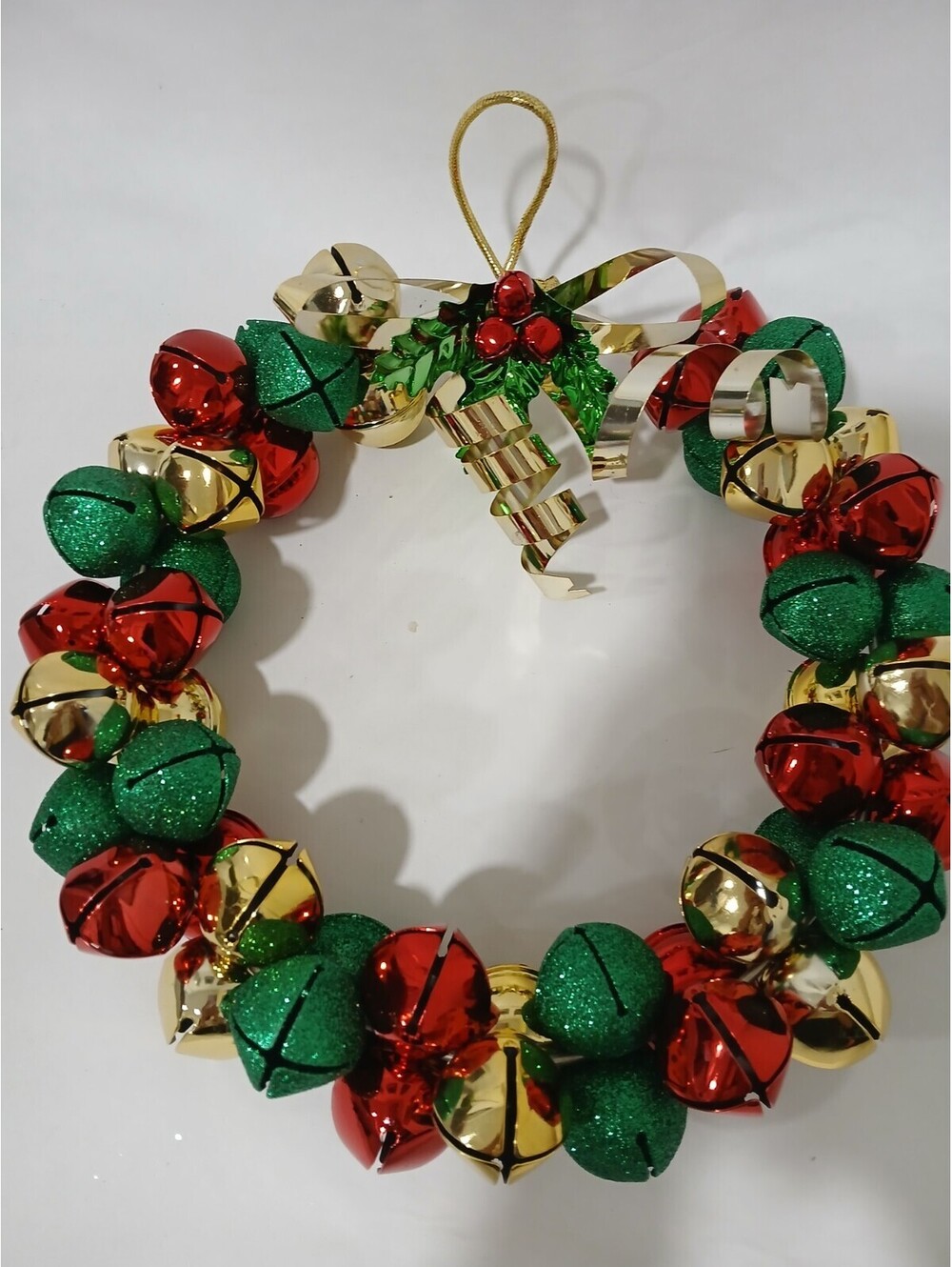 Vintage Christmas: Festive Red, Green & Gold Jingle Bell Holiday Wreath